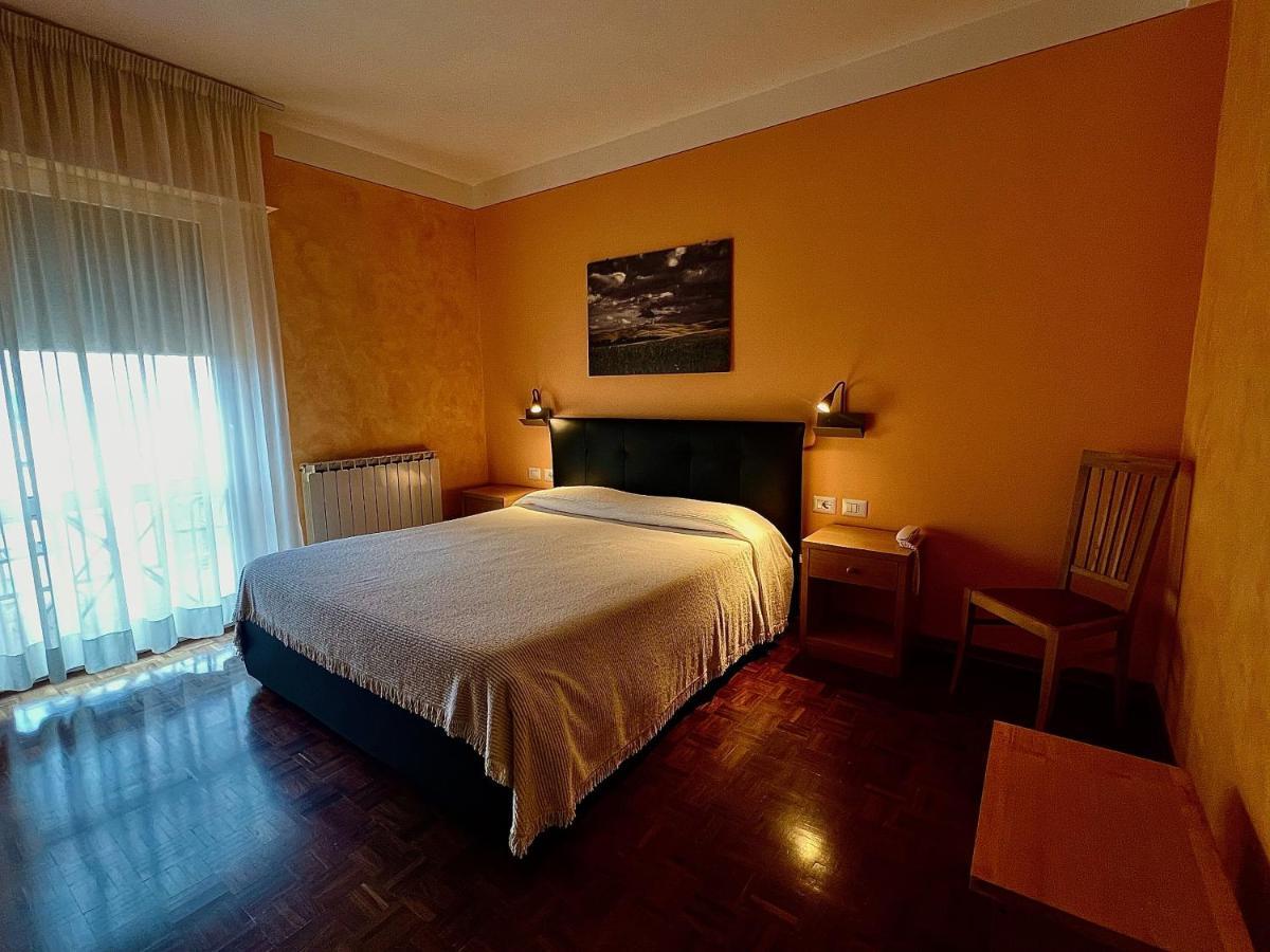 Albergo Di Murlo Eksteriør bilde